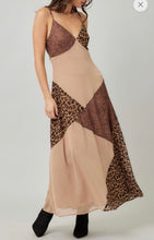Load image into Gallery viewer, ANIMALISTIC VIBES | DRESS
